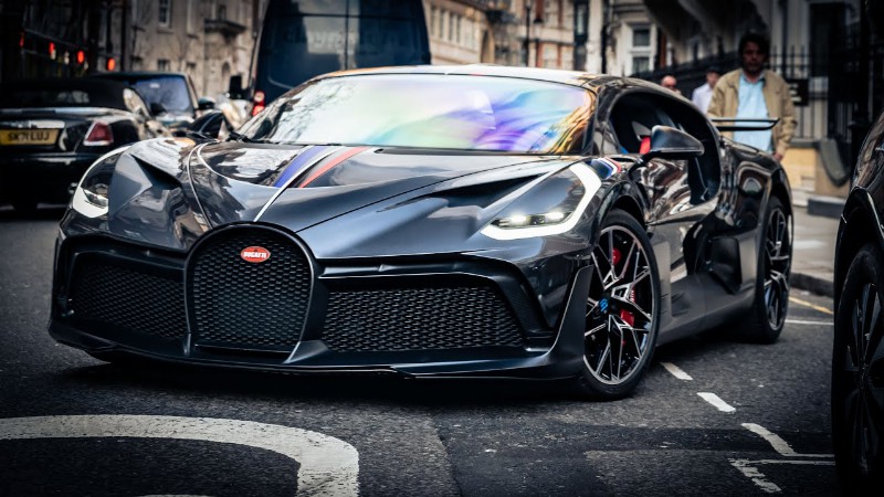 image 0 Billionaire Sheikh's $5.8m Bugatti Divo Driving In London!