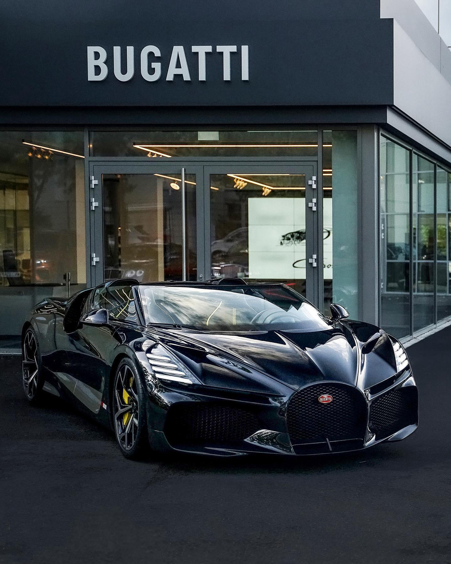 BUGATTI - Each stage of the BUGATTI ownership experience is meticulously curated