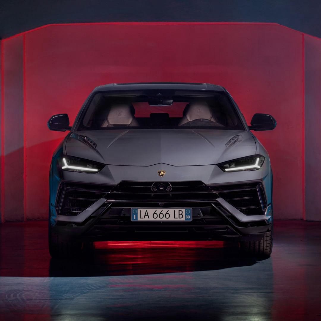 Lamborghini - Imagine a sculpture made of speed