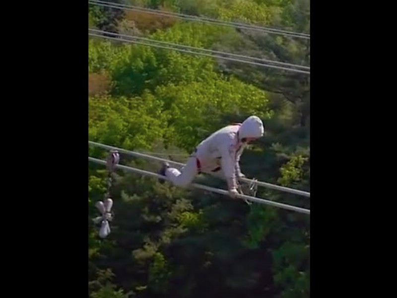 image 0 Repairing Electric Powerline From Helicopter 😱