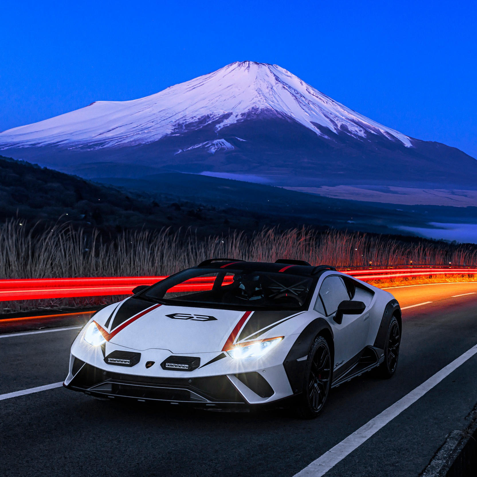 image  1 Whatever the destination, Huracán Sterrato will take you there with all its grit
